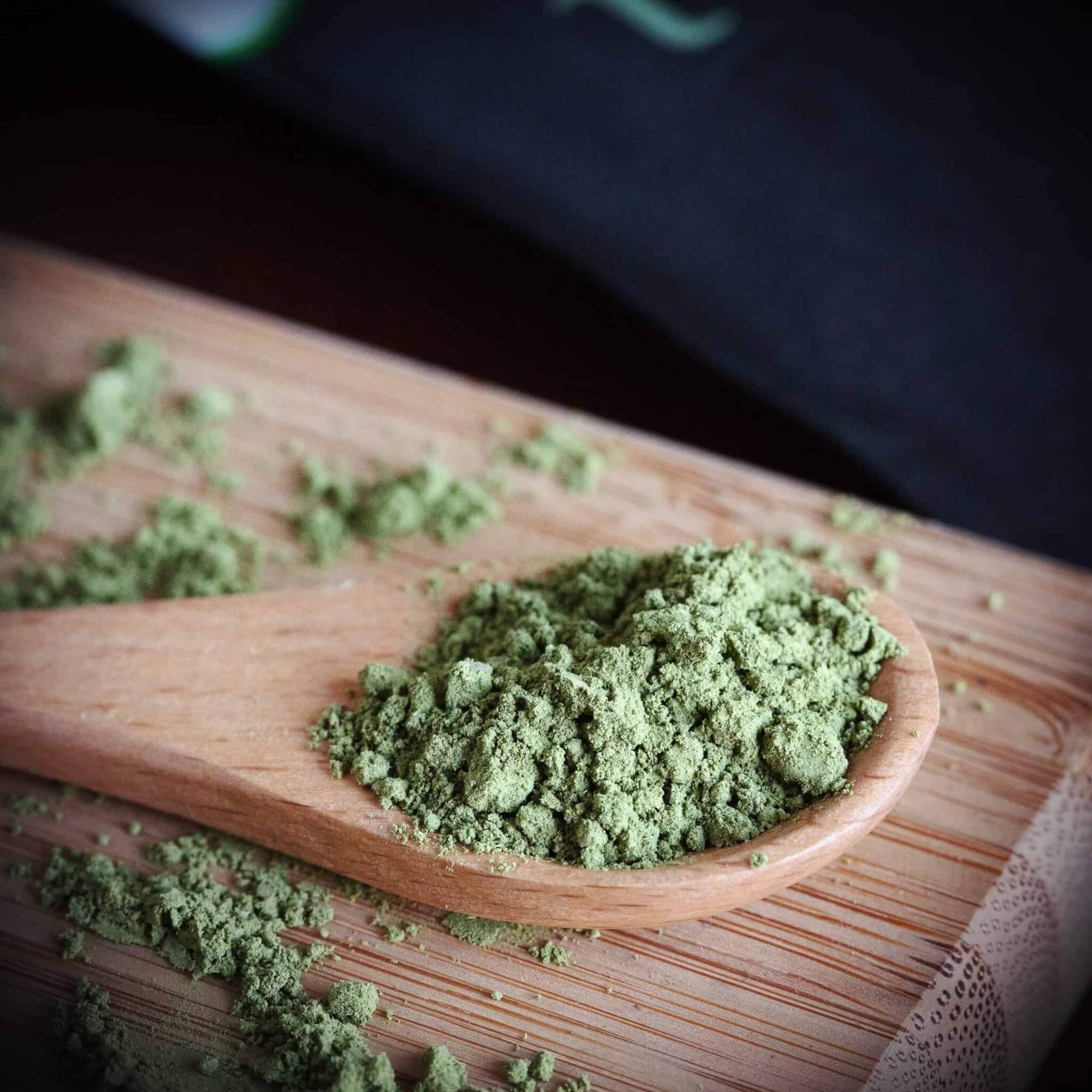 green vein kratom on tray